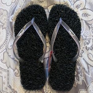 Flip-flop for massage and exfoliating